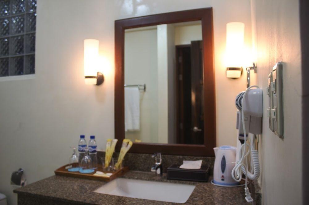 Costa Palawan Resort Puerto Princesa Extérieur photo